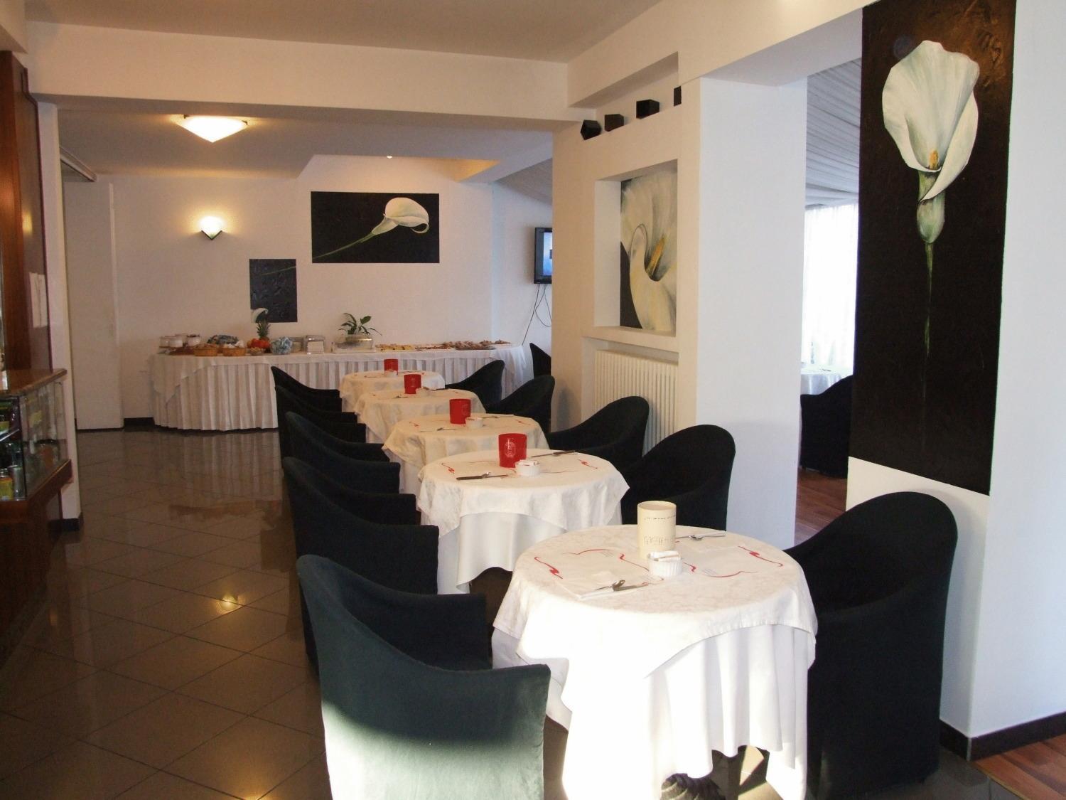 Hotel Mediterraneo Pesaro Esterno foto