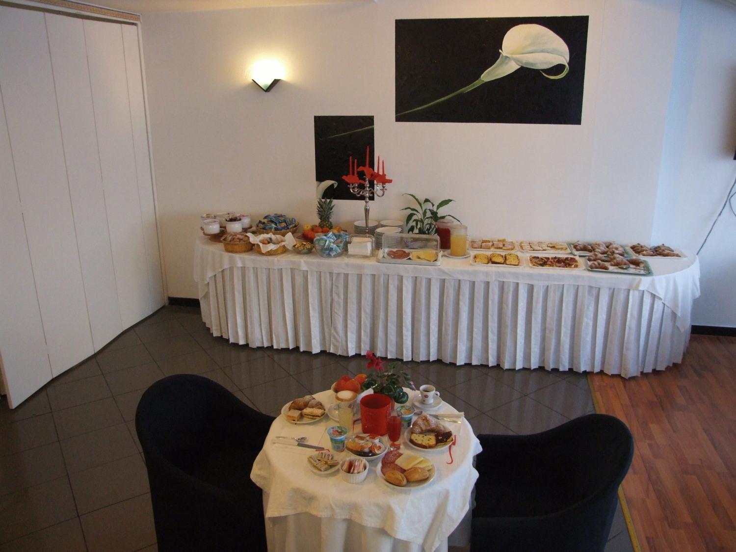 Hotel Mediterraneo Pesaro Esterno foto